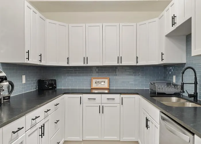 Penthouse Free Parking Pool Table Private Balcony Apartment Phoenix