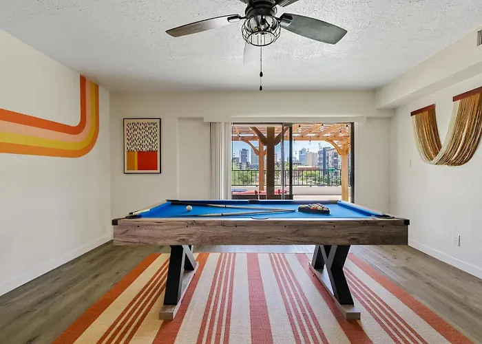 Penthouse Free Parking Pool Table Private Balcony