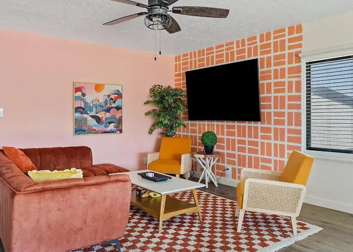 Penthouse Free Parking Pool Table Private Balcony