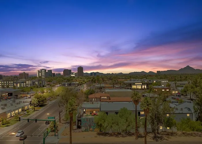 Penthouse Free Parking Pool Table Private Balcony Apartment Phoenix