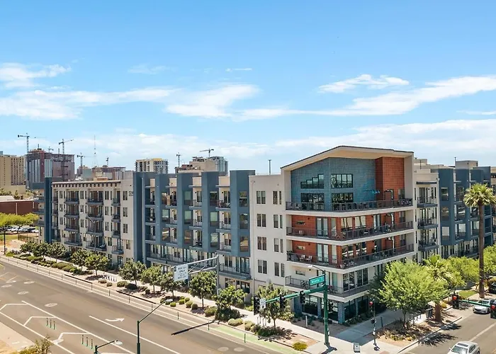 Penthouse Free Parking Pool Table Private Balcony Phoenix